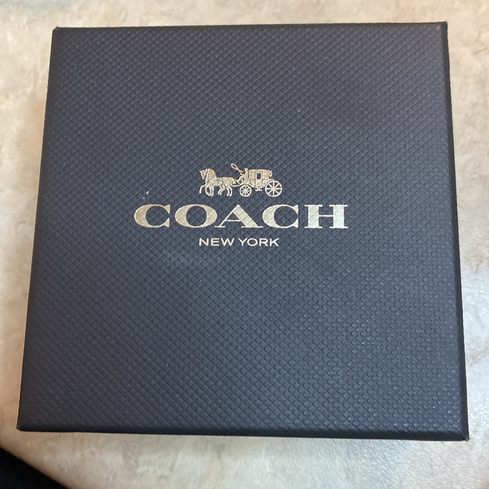 COACH Horse and Carriage and Circle Earrings - NWT - Picture 6 of 6